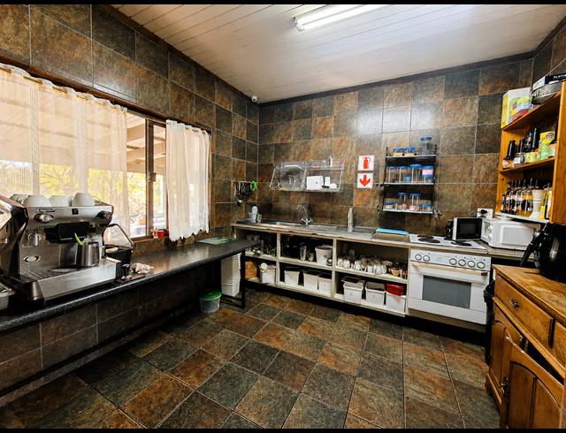 830M² RETAIL FOR SALE IN HEIDELBERG CENTRAL